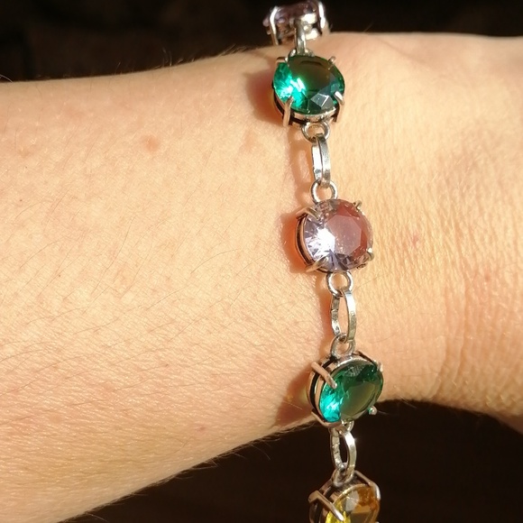 Gorgeous multicolor crystals adjustable bracelet - Picture 3 of 4